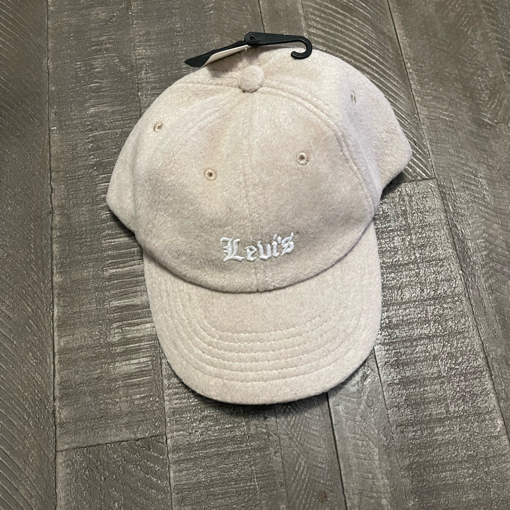 Levi’s Essential Cap